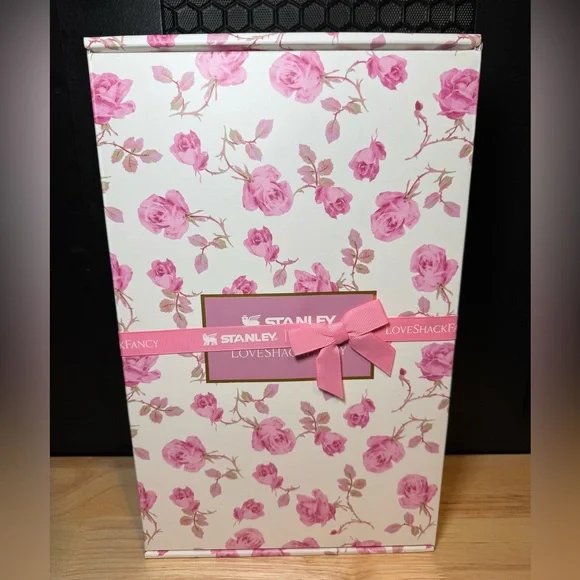 ✨🆕 Stanley x LoveShackFancy Ribbon Rosa Quencher 40 OZ Tumbler - Picture 12 of 15